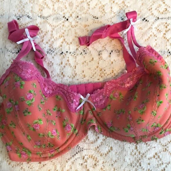 Betsey Johnson 32DD Lightly Padded Bra - Picture 1 of 3